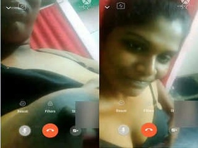 Tamil girl flaunts her big boobs in a steamy video