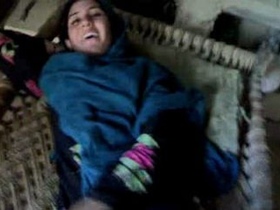 Village girl's illicit rendezvous with neighbor in Pakistan