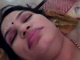 Watch Tamil hot Budi in action