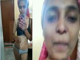 Indian girl flaunts her body and takes a selfie for her lover