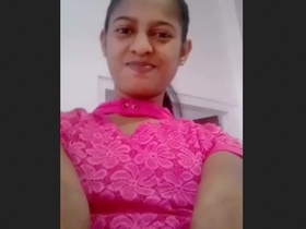 A pretty Sri Lankan woman unveils herself in a recording