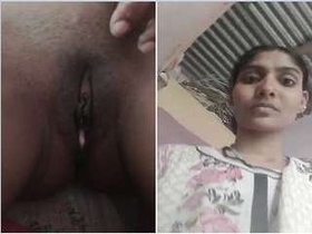 Indian girl Desi reveals her intimate parts in a private video
