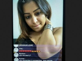 Simran Kaur's steamy live performance in 2021