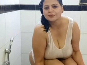 Sapna's seductive performance in a live strip chat