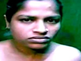 Watch an aunt in the nude defecating in the village of Vellore
