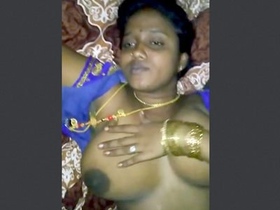 Tamil wife gives a blowjob to her husband at night