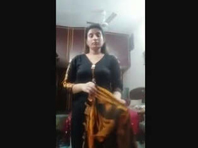 Steamy Pakistani housewives get naughty in Part 1