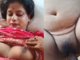 Desi mature bhabhi gets her ass pounded and moans in pleasure