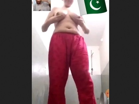 Arousing bathroom encounter with Pakistani