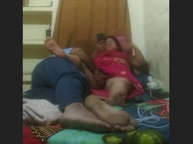 Indian mature woman betrays her partner with oral and manual stimulation