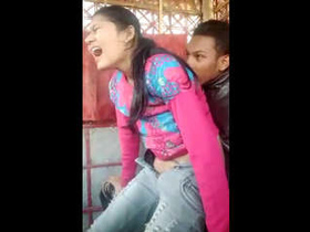First-time outdoor sex for young couple in MMS video