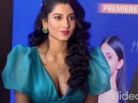 Vishnu Priya's sizzling cleavage display leaves fans breathless