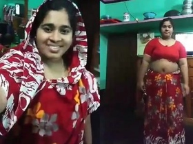 Married woman in saree flaunts her big ass and pussy for her unsatisfied husband