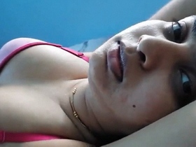 Tamil wife seductively entices with erotic MMS video