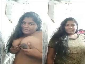 Curvy Indian girl flaunts her ample bosom