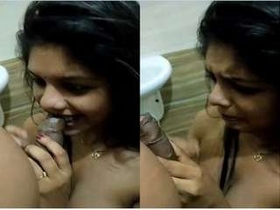 Watch a Tamil girl give an exclusive blowjob in HD