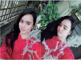 Desi babe records her lover's oral and fingering session on camera