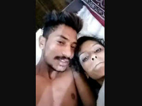 Desi couple records their passionate hotel room sex session