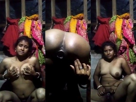 Indian housewife flaunts her body and pussy in solo video