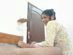 Indian mature wife records herself giving a blowjob