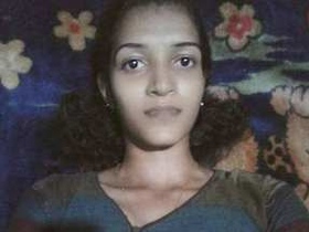 Indian sex tape: Frustrated girlfriend reveals her intimate parts to her boyfriend