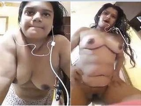 Bangla babe flaunts her big tits and juicy pussy in steamy video