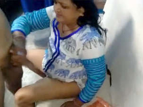 Desi bhabhi gives a handjob and blowjob in part 1