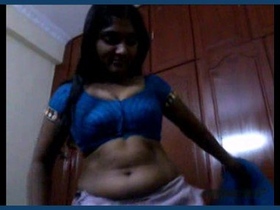 Andhra aunt engaged in oral sex and financial speculation