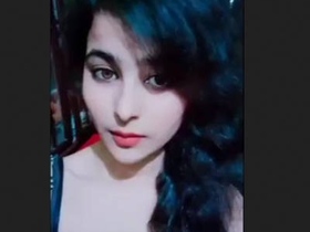 A charming Pakistani girl reveals her intimate parts on camera