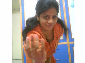 Indian aunty's nude office part in south video