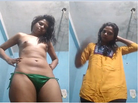 Exclusive video of Indian girl revealing her boobs and pussy