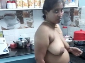Tamil aunty gets naughty in the kitchen while cooking