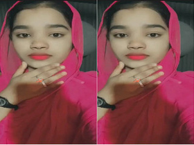 Amateur cutie reveals her natural tits and cunt on VK