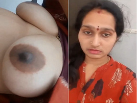 Indian bhabhi flaunts her big tits and juicy ass in exclusive video