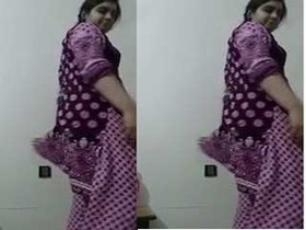 Exclusive video of sexy Pakistani girl changing into lingerie