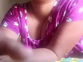 Indian girl in chat room for sexual pleasure