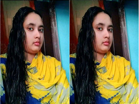 Desi village girl flaunts her big boobs in exclusive video