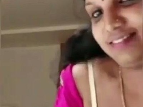 Mallu auntie gets naked and masturbates in solo video