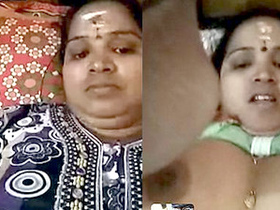 Desi auntie pleasures herself in a video call