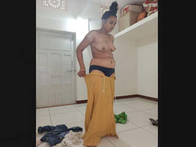 Indian wife's bathing footage