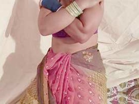 Desi bhabi Rekha and her village devar have steamy sex