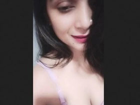 Sexy Indian bhabi's nice pussy gets pounded