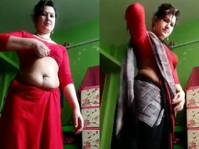 Bhabi's stunning saree reveal and striptease