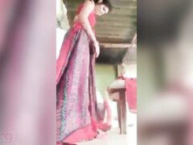 MMS video of Desi slender beauty stripping naked to reveal her XXX body