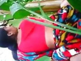 Desi village couple has sex in the outdoors