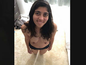 Sensual Punjabi expat woman gives oral and intercourse to a non-Indian man