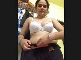 Indian girlfriend's self-recorded video with audio for your enjoyment