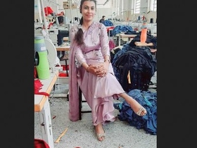 Punjabi beauty gives a sensual blowjob