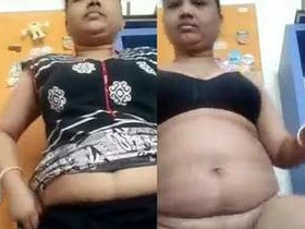 Indian sister displays her attractive physique