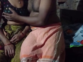 Tamil babe in a sari gets naughty in the kitchen